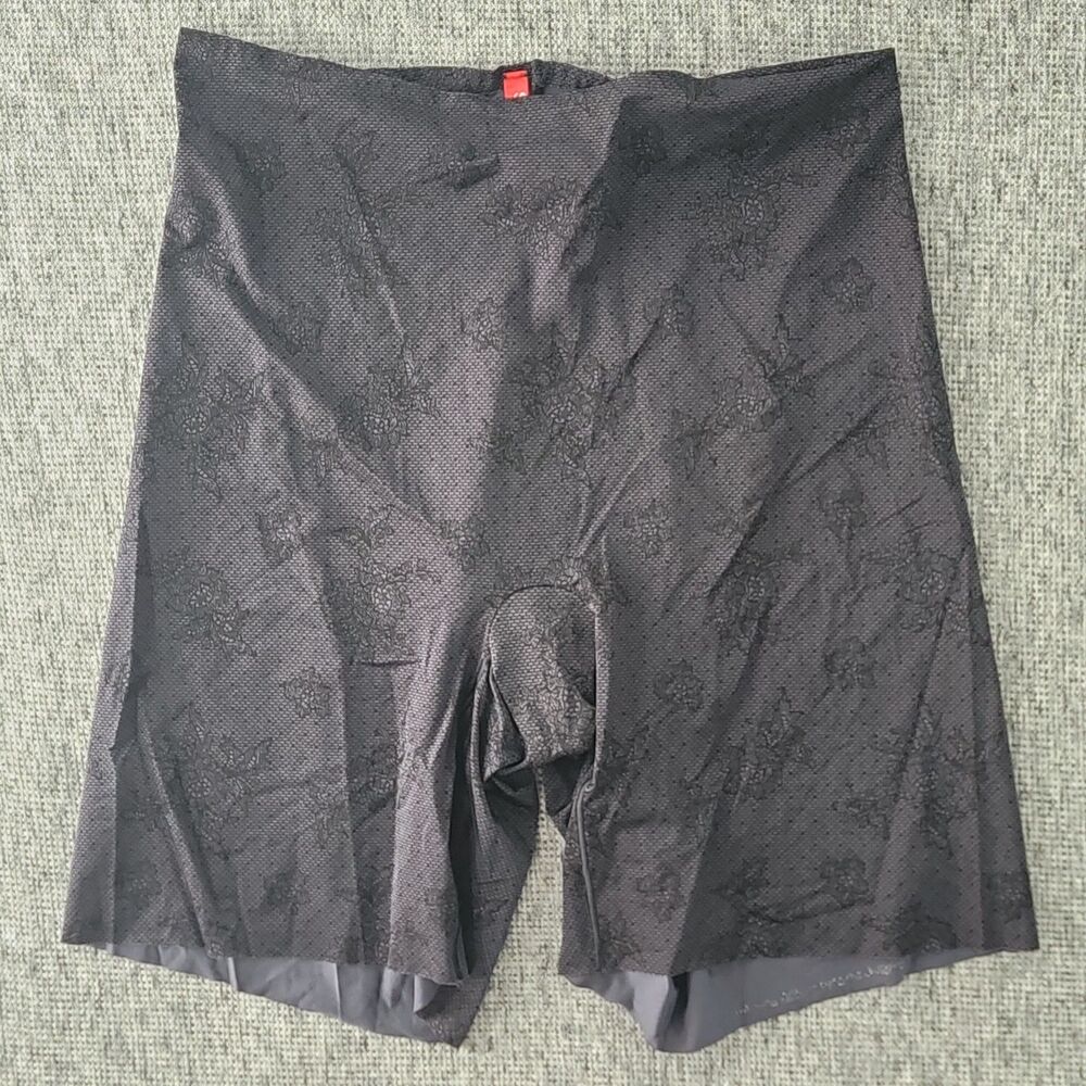 Spanx Womens Medium Black Lace Printed Power Mid Thigh Shapewear Shorts Flaw M